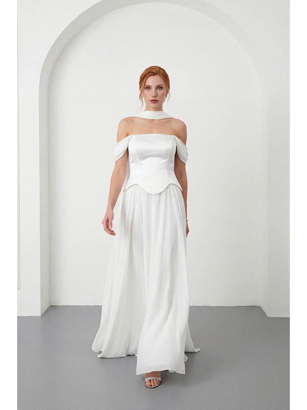 Kadın Beyaz Şal Yaka Straplez Söz Nişan Abiye Elbise