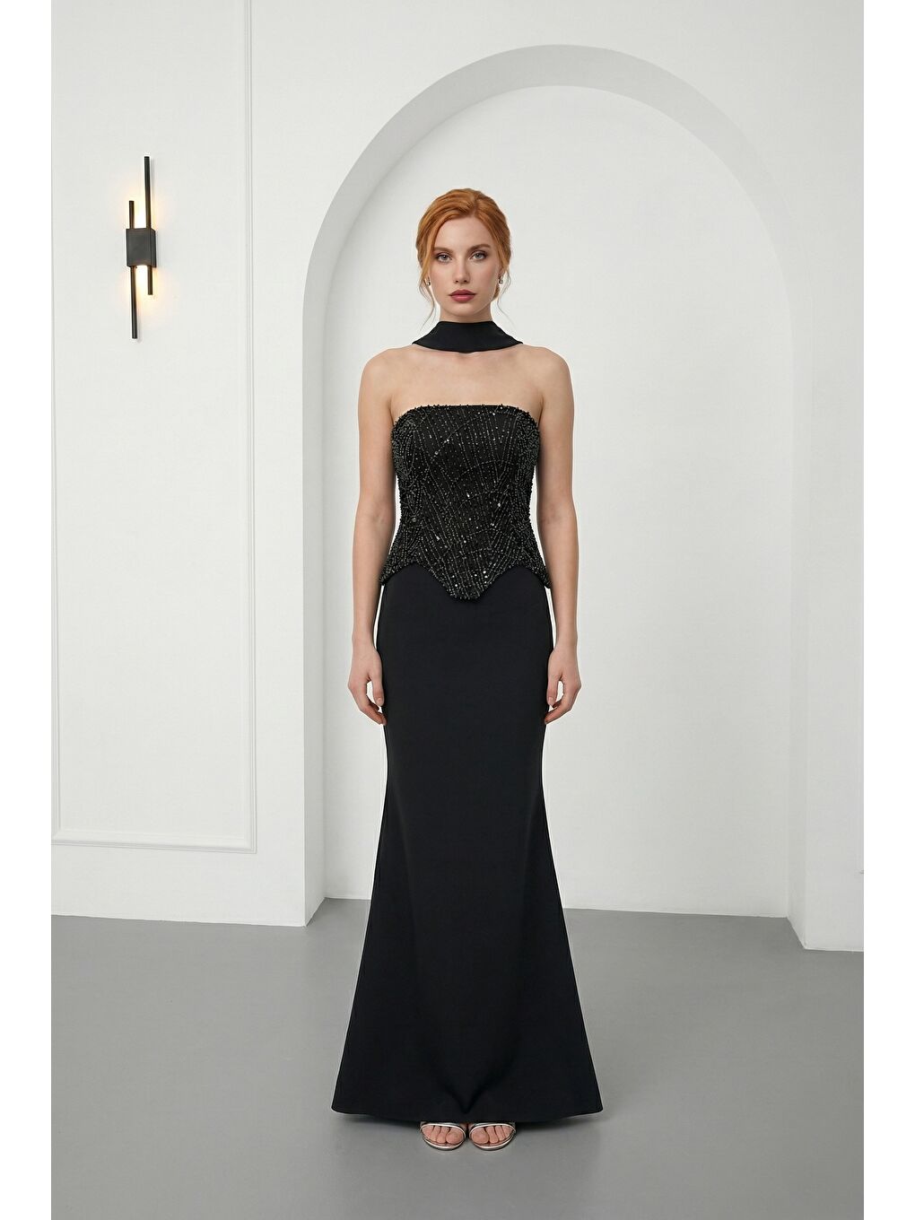 Kadın Siyah Dar Kalıp Straplez Taşlı Uzun Balık Abiye-1