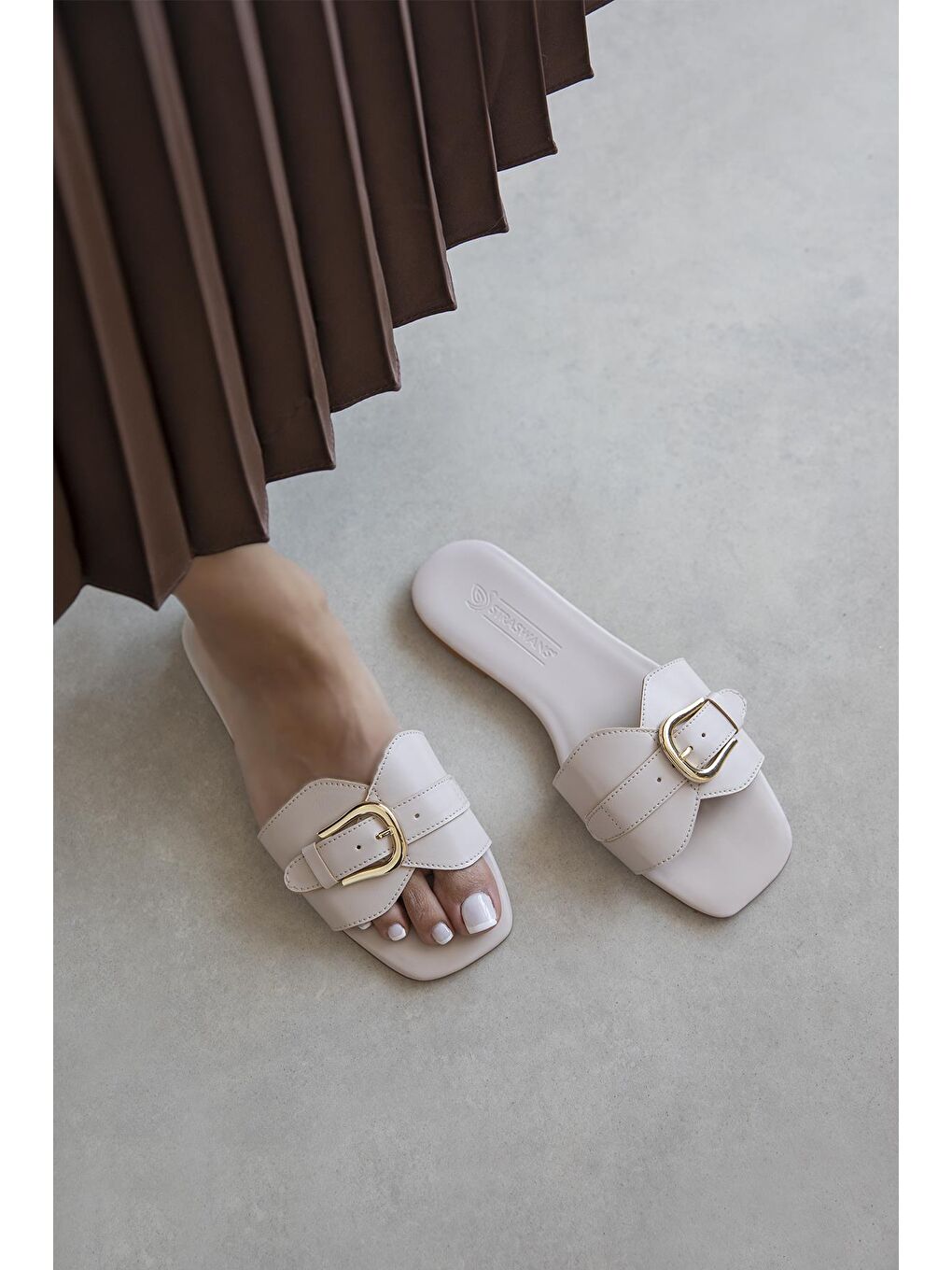 Pablo Kadın Günlük Deri Terlik Bej-1