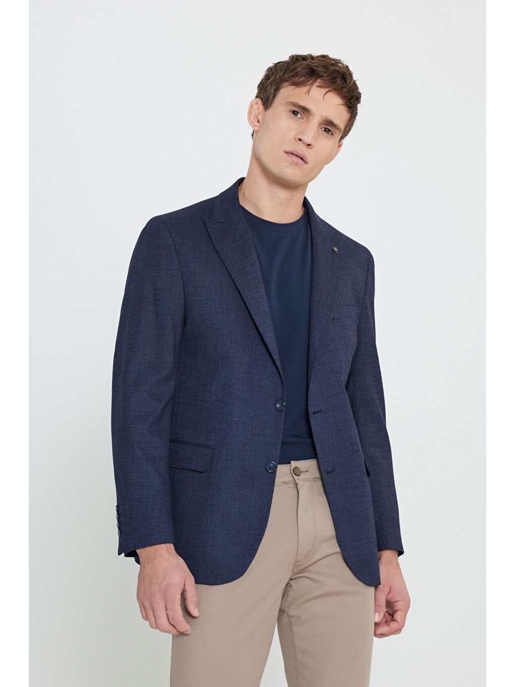 Erkek Lacivert Regular Fit Kırlangıç Yaka Armürlü Kapak Cepli Ceket-2