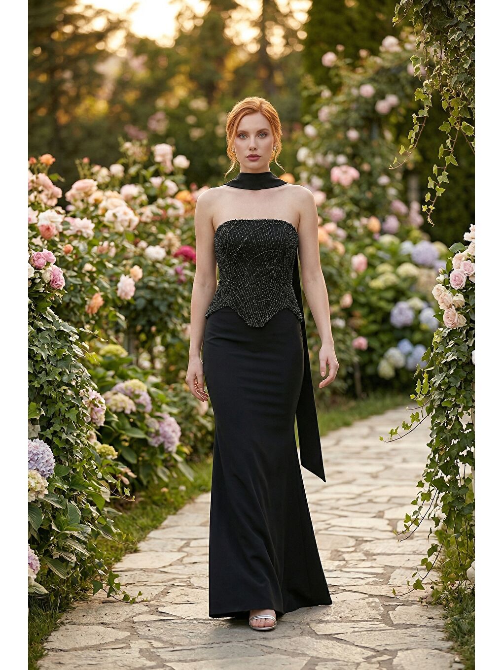 Kadın Siyah Dar Kalıp Straplez Taşlı Uzun Balık Abiye-3