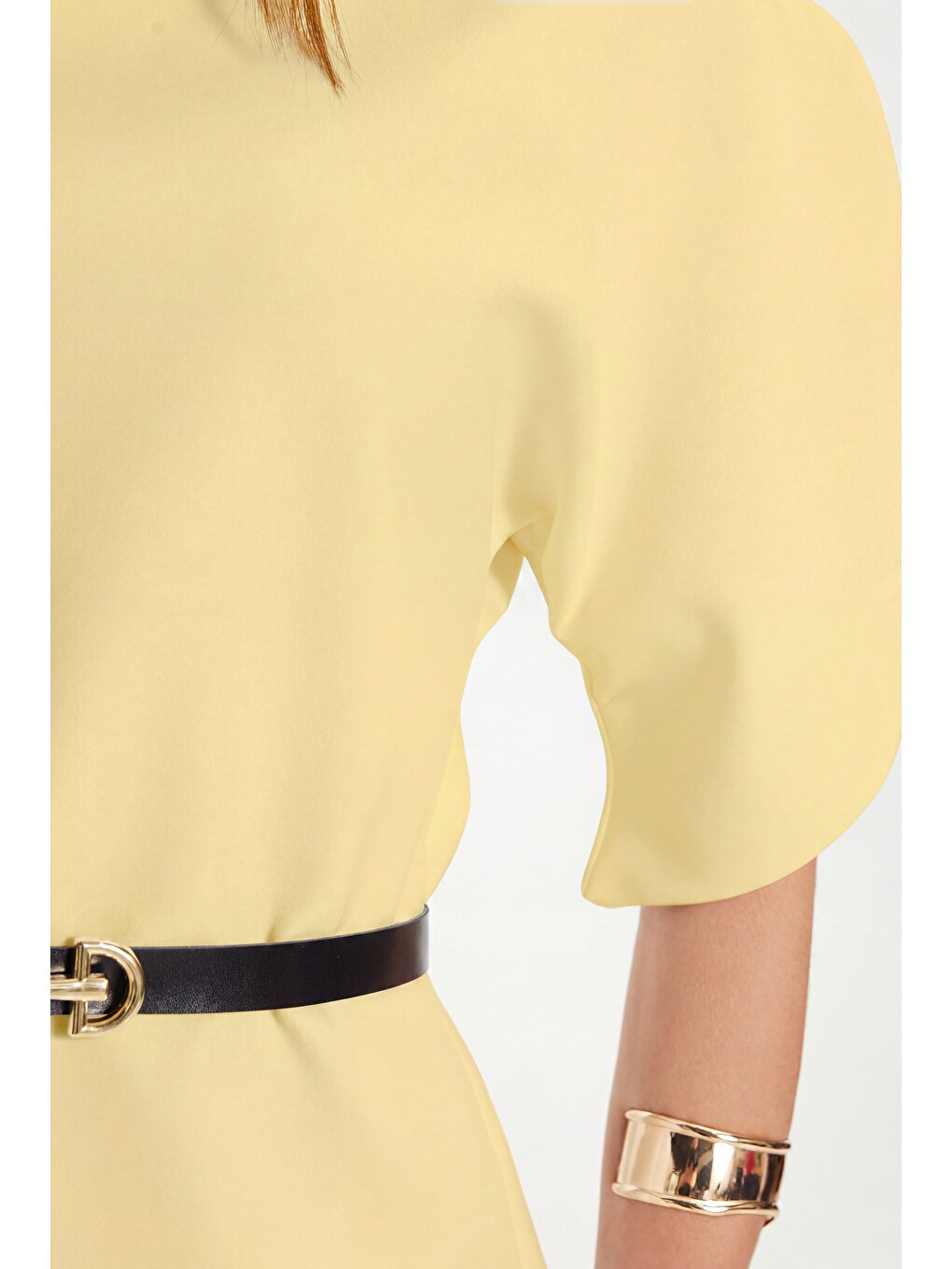 Kadın Slim Fit Dar Kesim Kol Detaylı İnce Kemerli Fermuarlı Sarı Bluz-4
