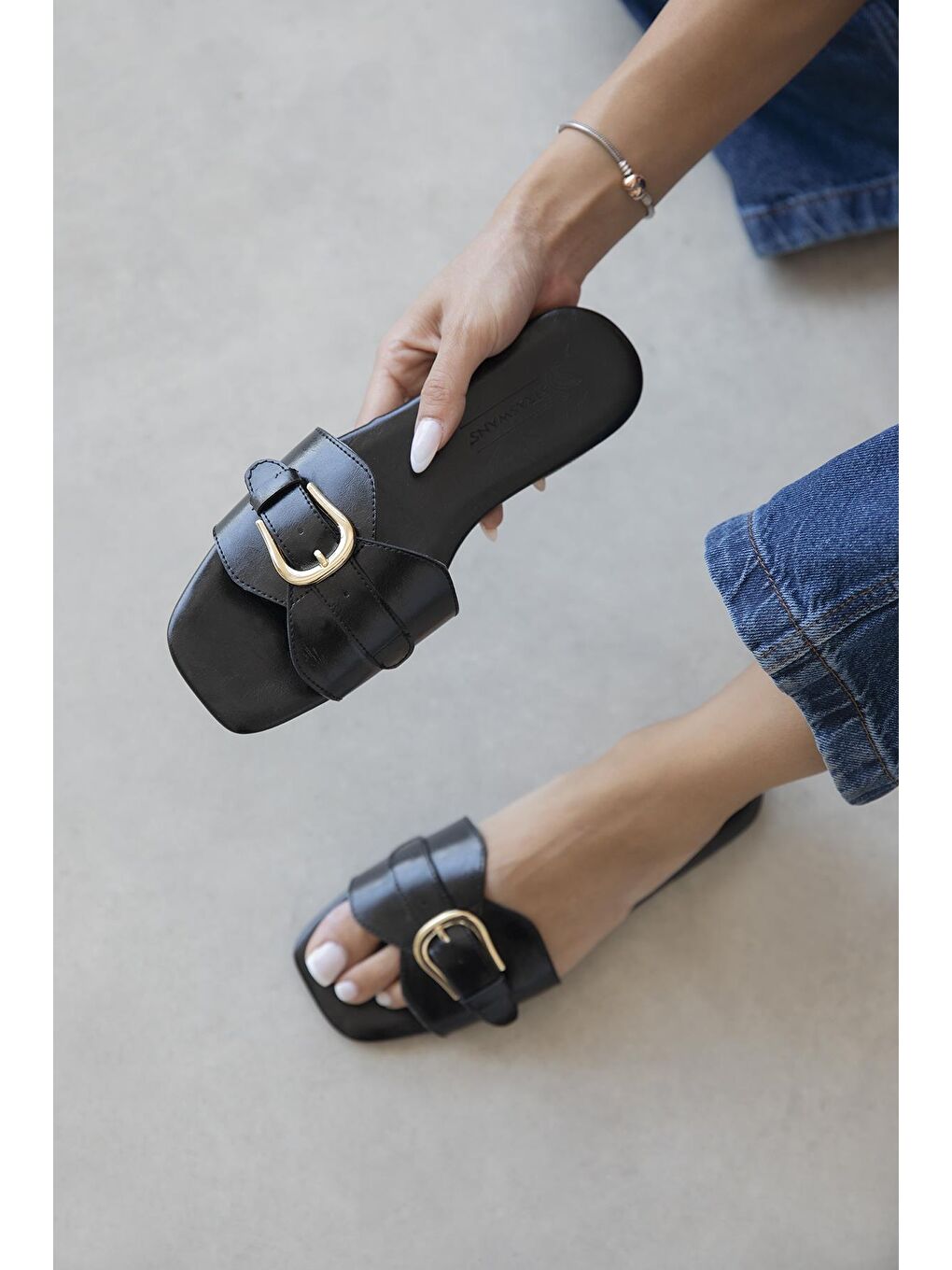 Pablo Kadın Günlük Kırışık Deri Terlik Siyah-1