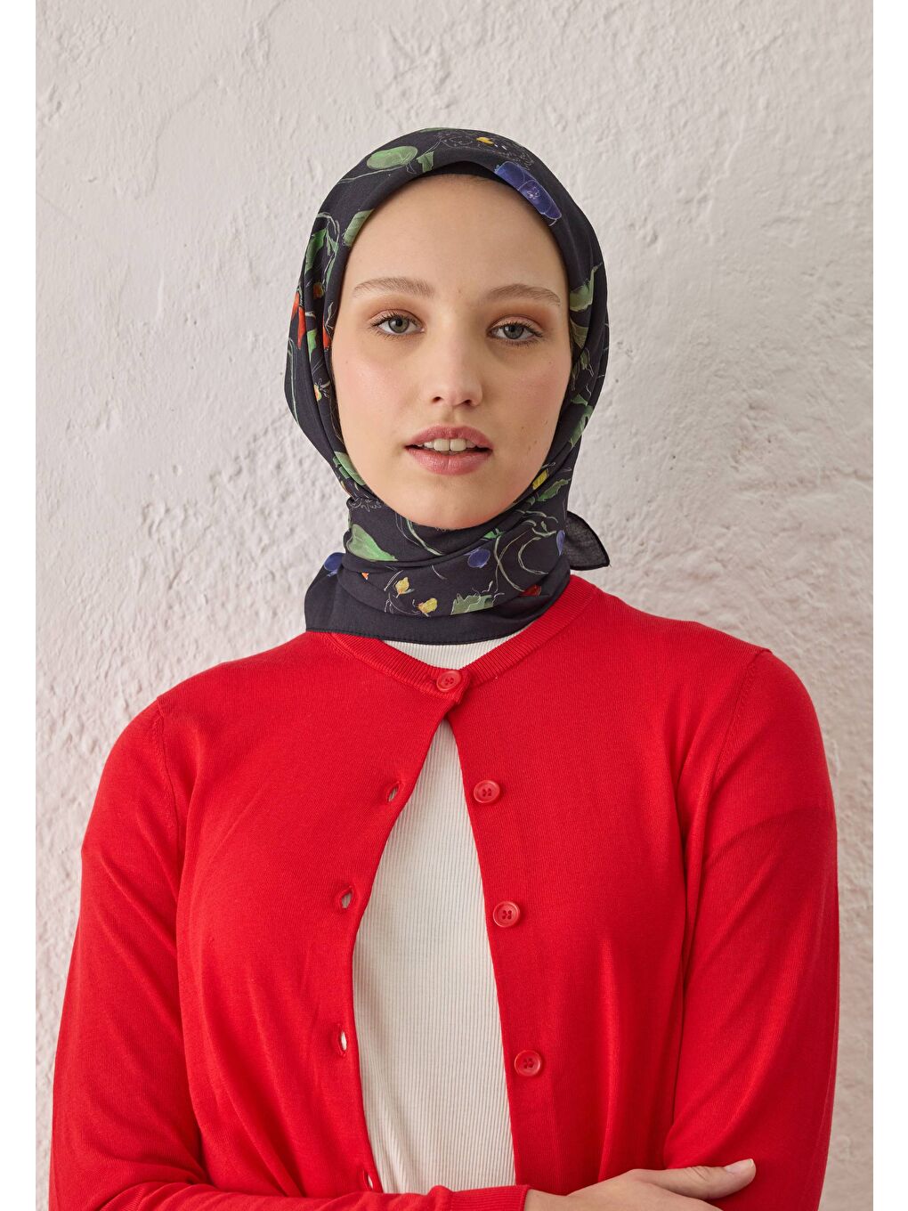 Strawberry Desen Pamuk İpek Eşarp Siyah-4