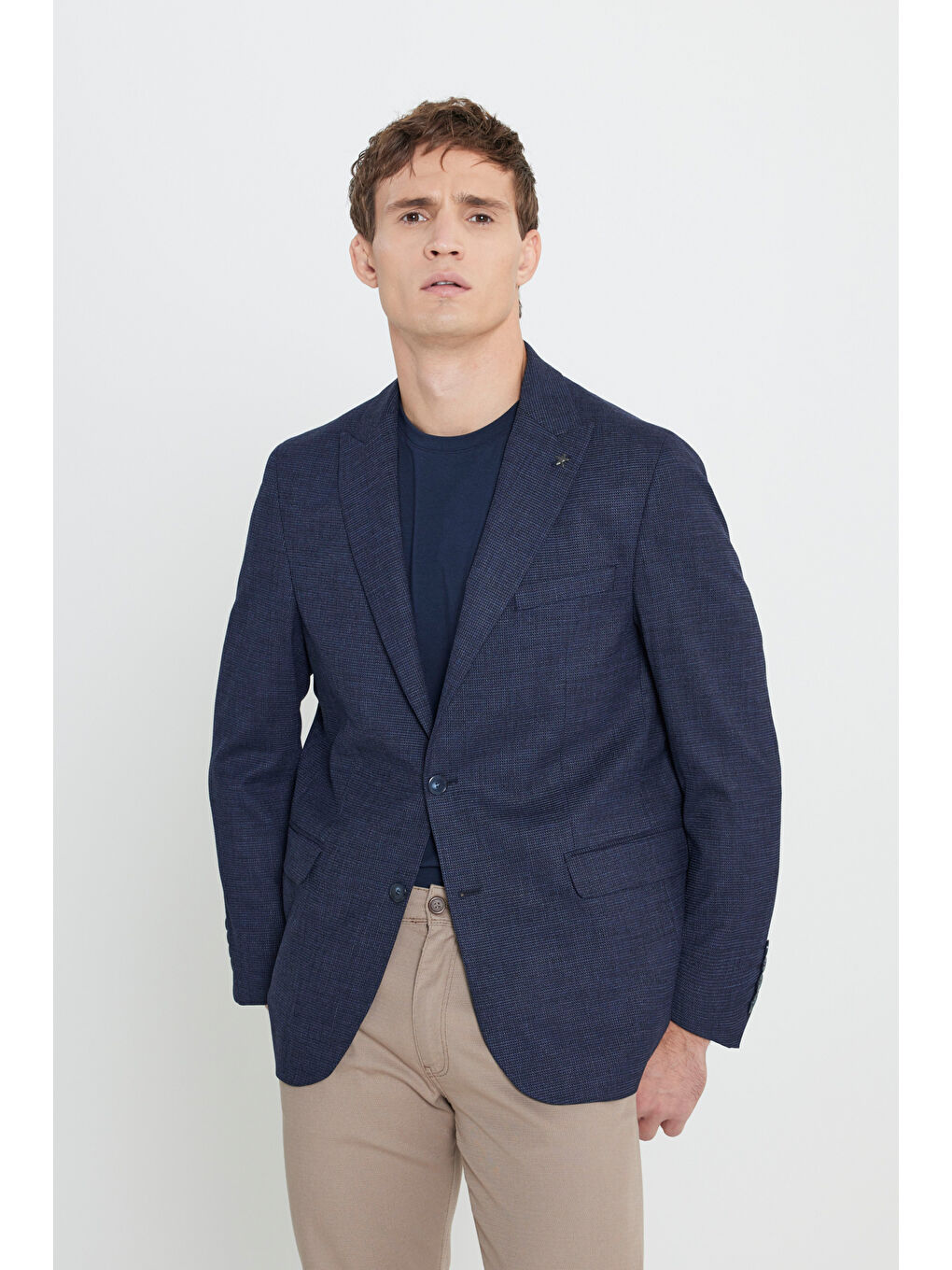 Erkek Lacivert Regular Fit Kırlangıç Yaka Armürlü Kapak Cepli Ceket-4