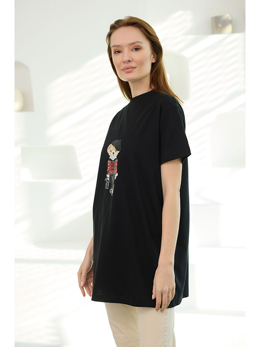 Kadın Ayıcık Baskılı Basic Kısa Kollu İçlik Siyah-3