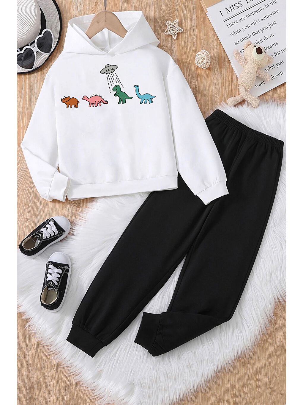 Beyaz Dinozor Baskılı Çocuk Rahat Eşofman Takımı