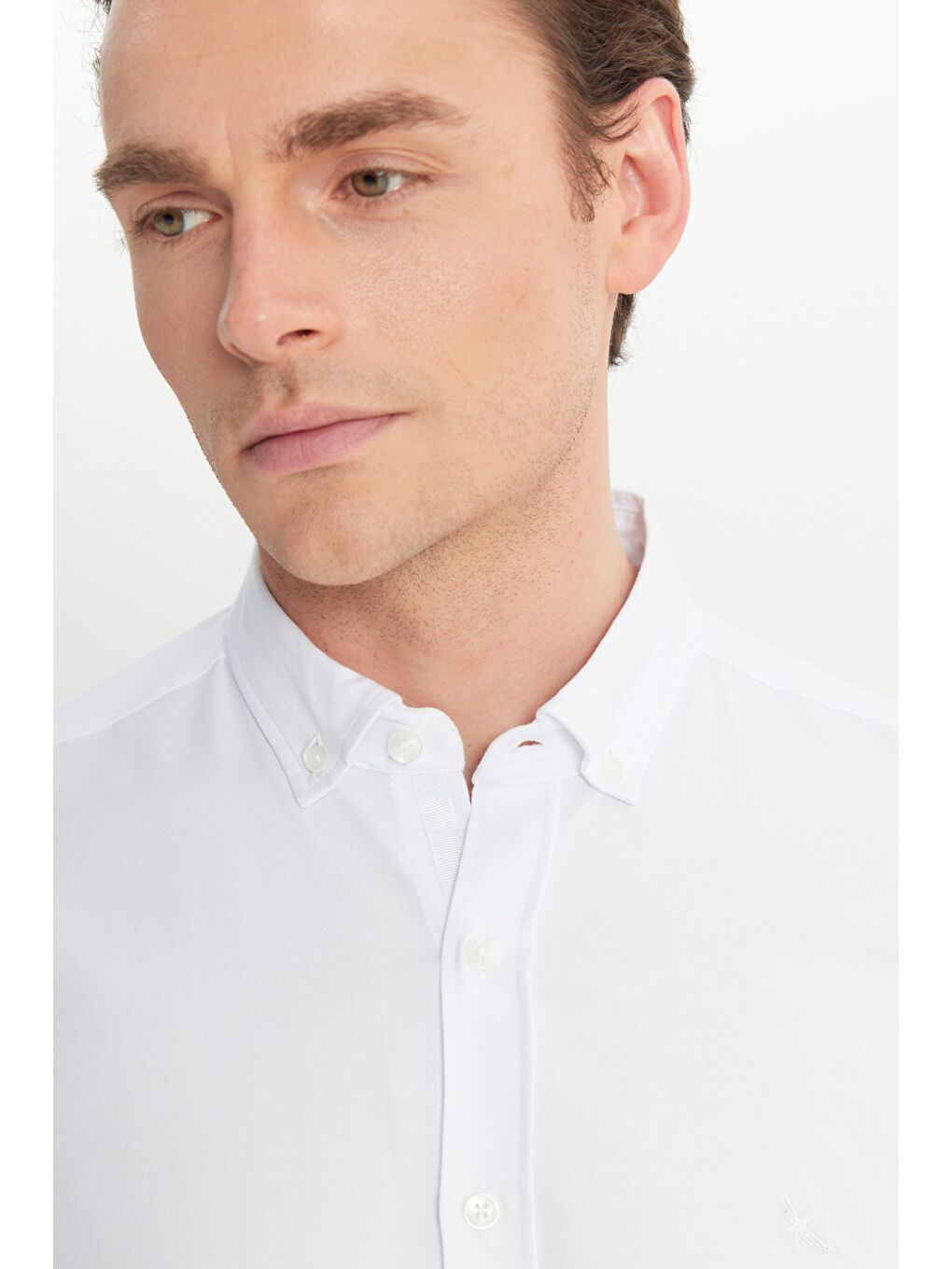 Erkek Beyaz Pamuklu Gabardin Dar Kesim Düğmeli Yaka Esnek Gömlek-3