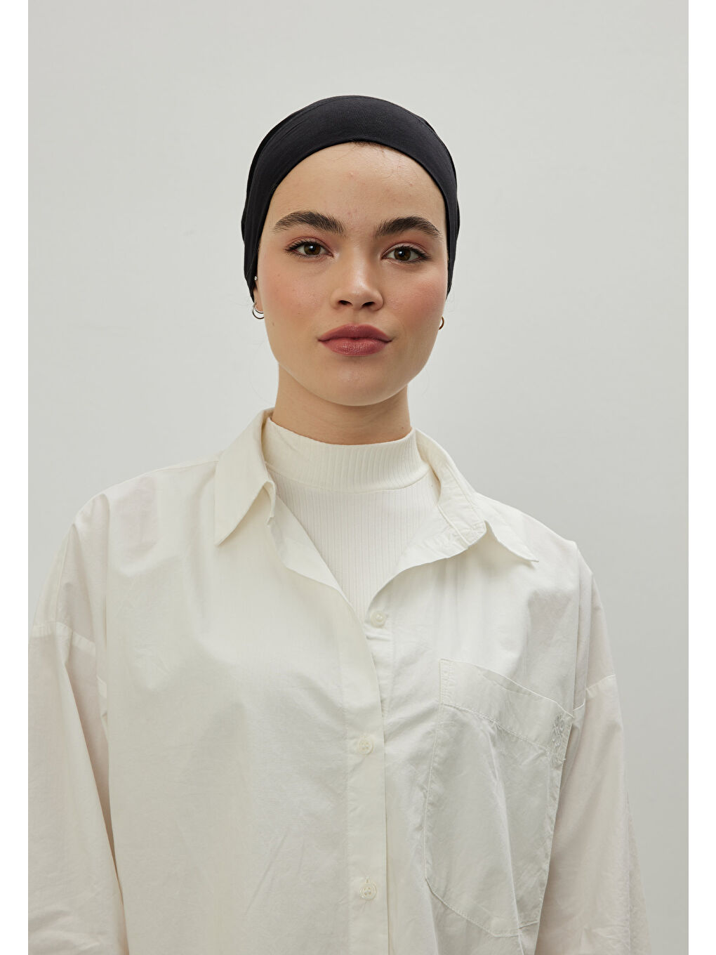 Geniş Hacimli Bağlamalı Bone Siyah