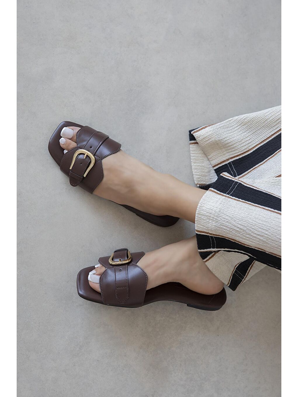 Kahverengi Pablo Kadın Günlük Deri Terlik Kahve