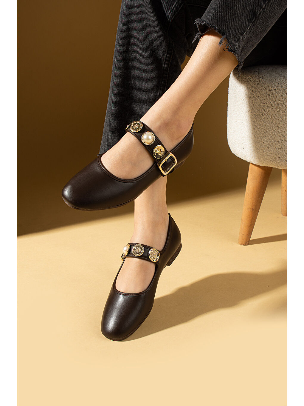 Kahverengi İncili Tokalı Rahat Taban Kadın Babet 57-40-25-2