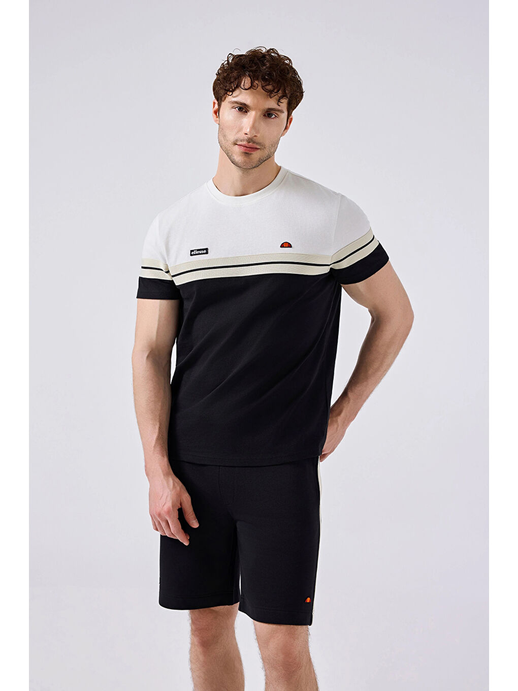 Siyah % 100 Pamuk Bisiklet Yaka Logolu Renk Bloklu T Shirt 6SM5014-BK-1