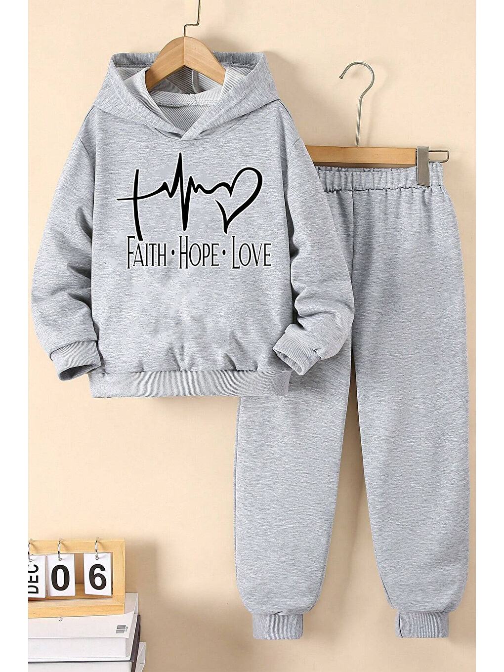 Gri Nabız Kalp Baskılı Erkek - Kız Rahat Eşofman Takımı