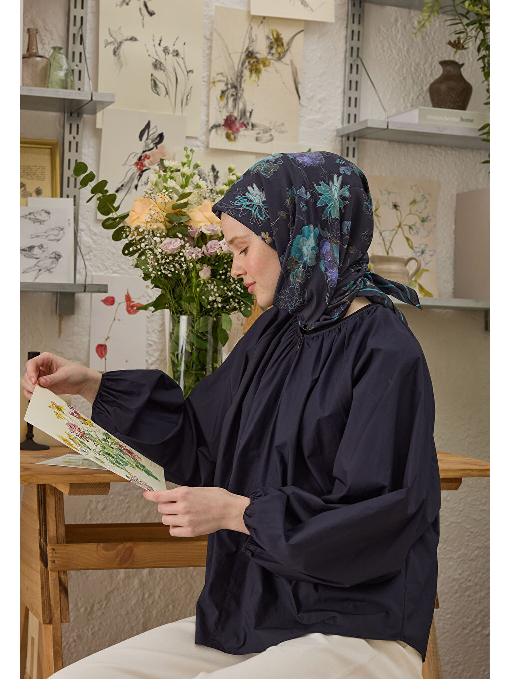 Delıa Desen Pamuk İpek Eşarp Lacivert-1