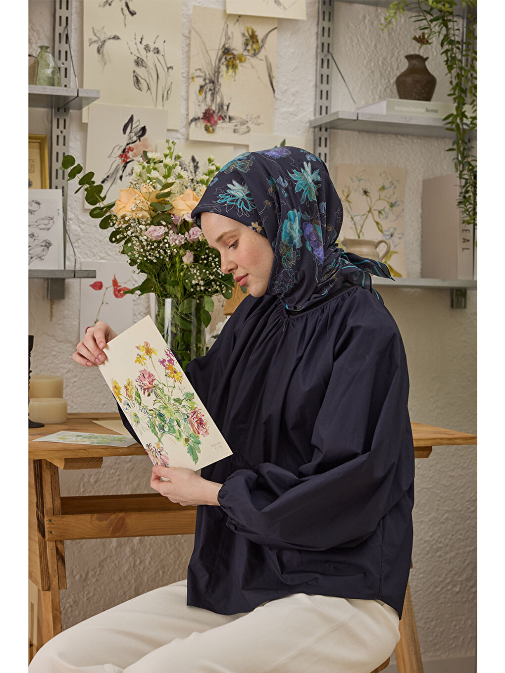 Delıa Desen Pamuk İpek Eşarp Lacivert-4