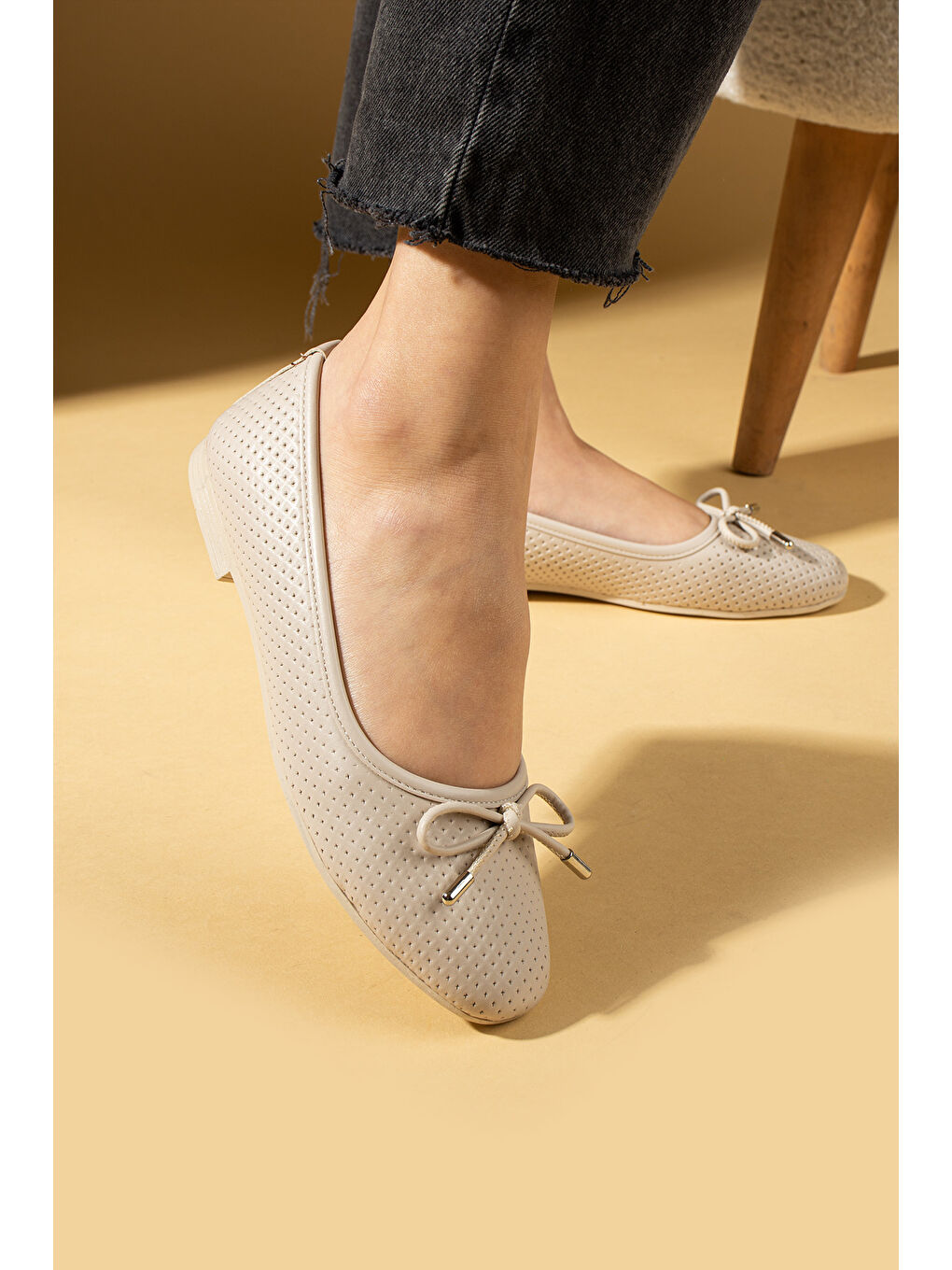 Bej Lazer Kesim Fiyonk Detaylı Rahat Taban Kadın Babet 57-34-25Lazer-2