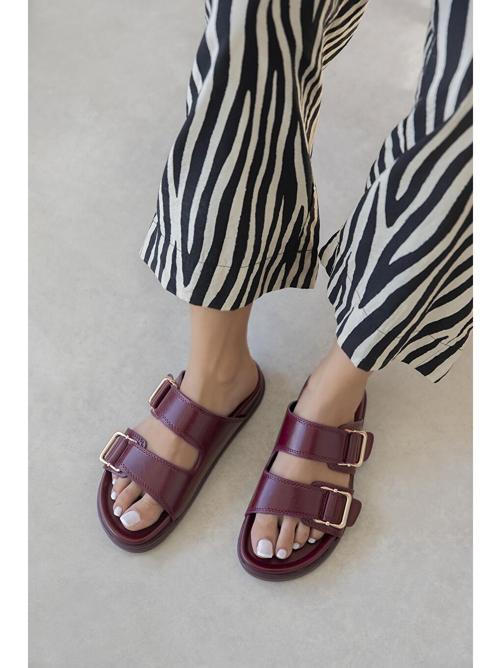 Axel Kadın Toka Detay Günlük Konfor Deri Terlik Bordo-1