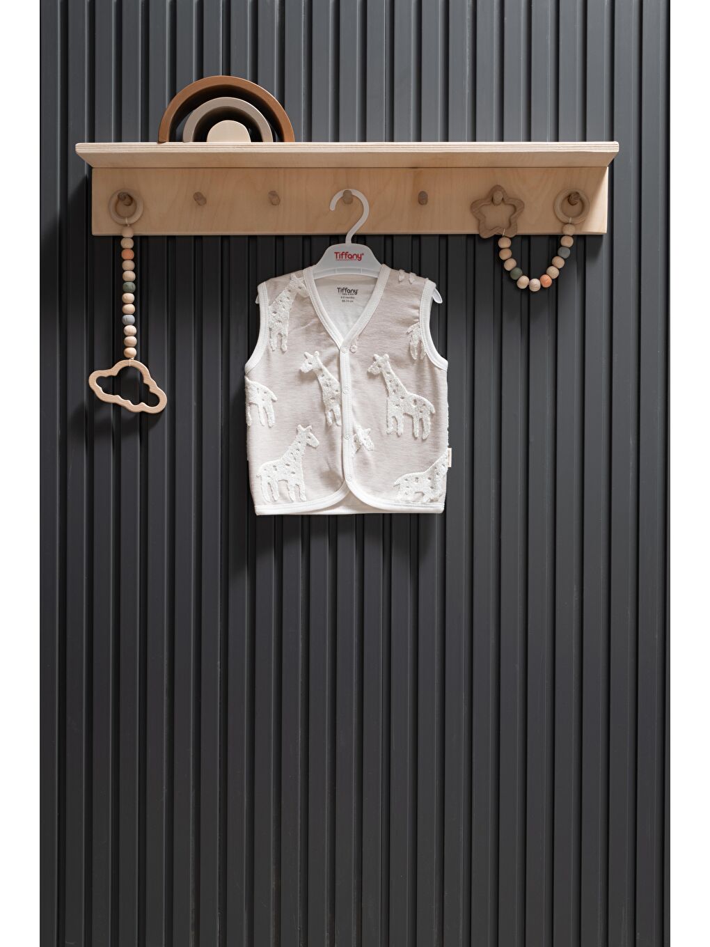 Ekru Puffy Graffe Theme Yelek