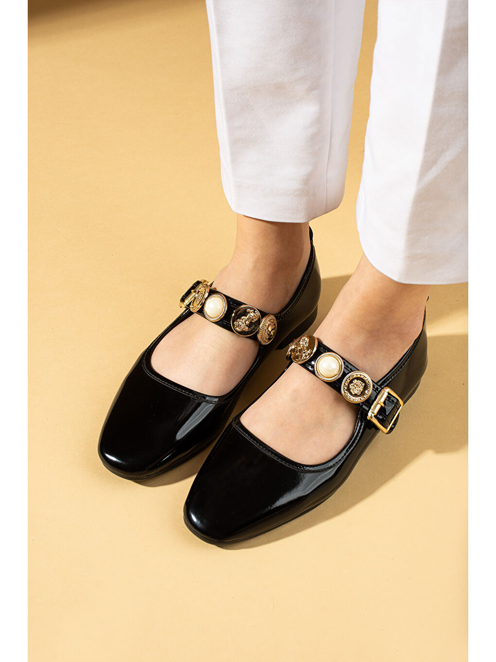 Siyah İncili Tokalı Rahat Taban Kadın Babet 57-40-25Rugan