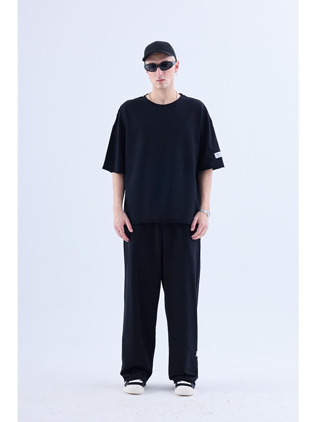 Etiket Detaylı Oversize Eşofman Takım - Siyah