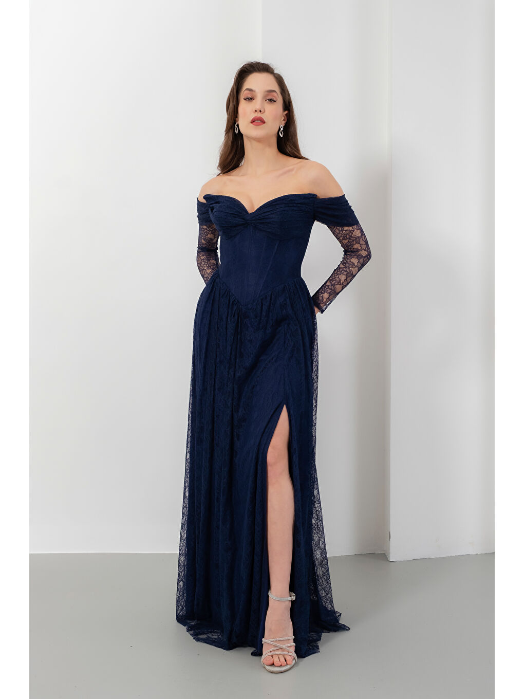 Kadın Lacivert Kayık Yaka Dantel Detay Uzun Abiye Elbise-1