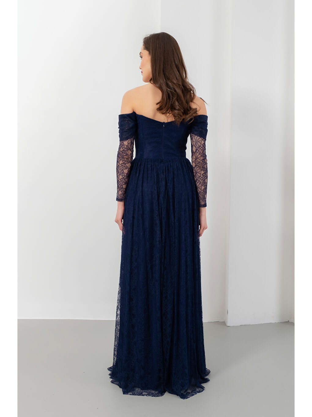 Kadın Lacivert Kayık Yaka Dantel Detay Uzun Abiye Elbise-5