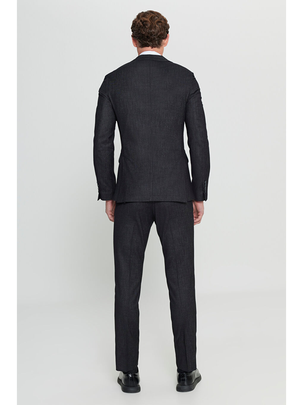 Erkek Siyah Dar Kesim Kırlangıç Yaka Desenli Kapak Cepli Takım Elbise-7