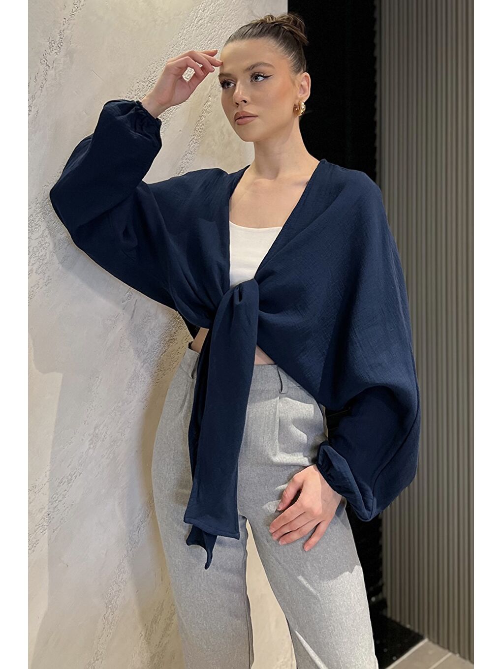 Lacivert Kadın Yarasa Kol Ön Bağlamalı Bluz-1