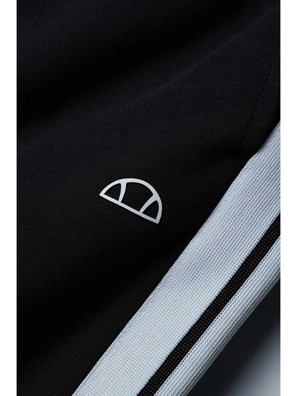 Siyah Pamuklu Kontrast Şeritli Normal Bel Lastikli Paça Eşofman Altı 5SM4363-BK-4