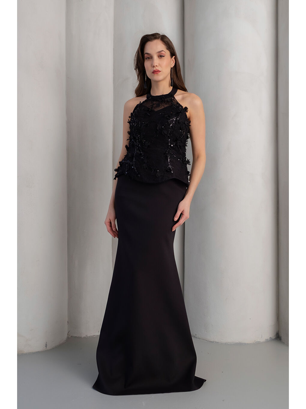 Kadın Siyah Halter Yaka Çiçekli Uzun Balık Abiye Elbise