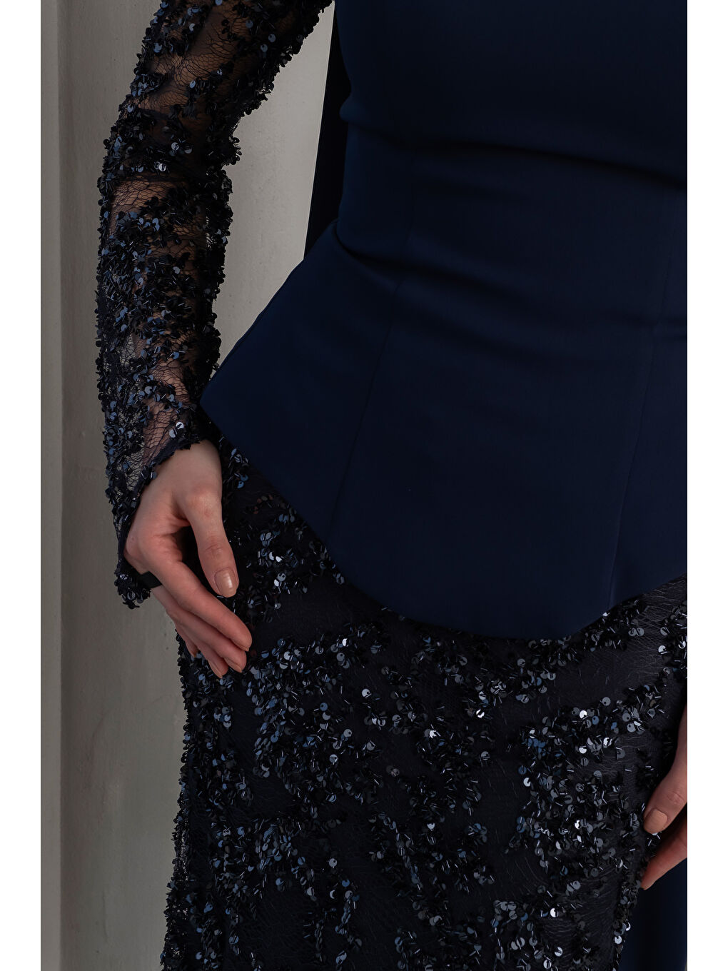 Kadın Lacivert Şal Yaka Payetli Uzun Abiye Elbise-4