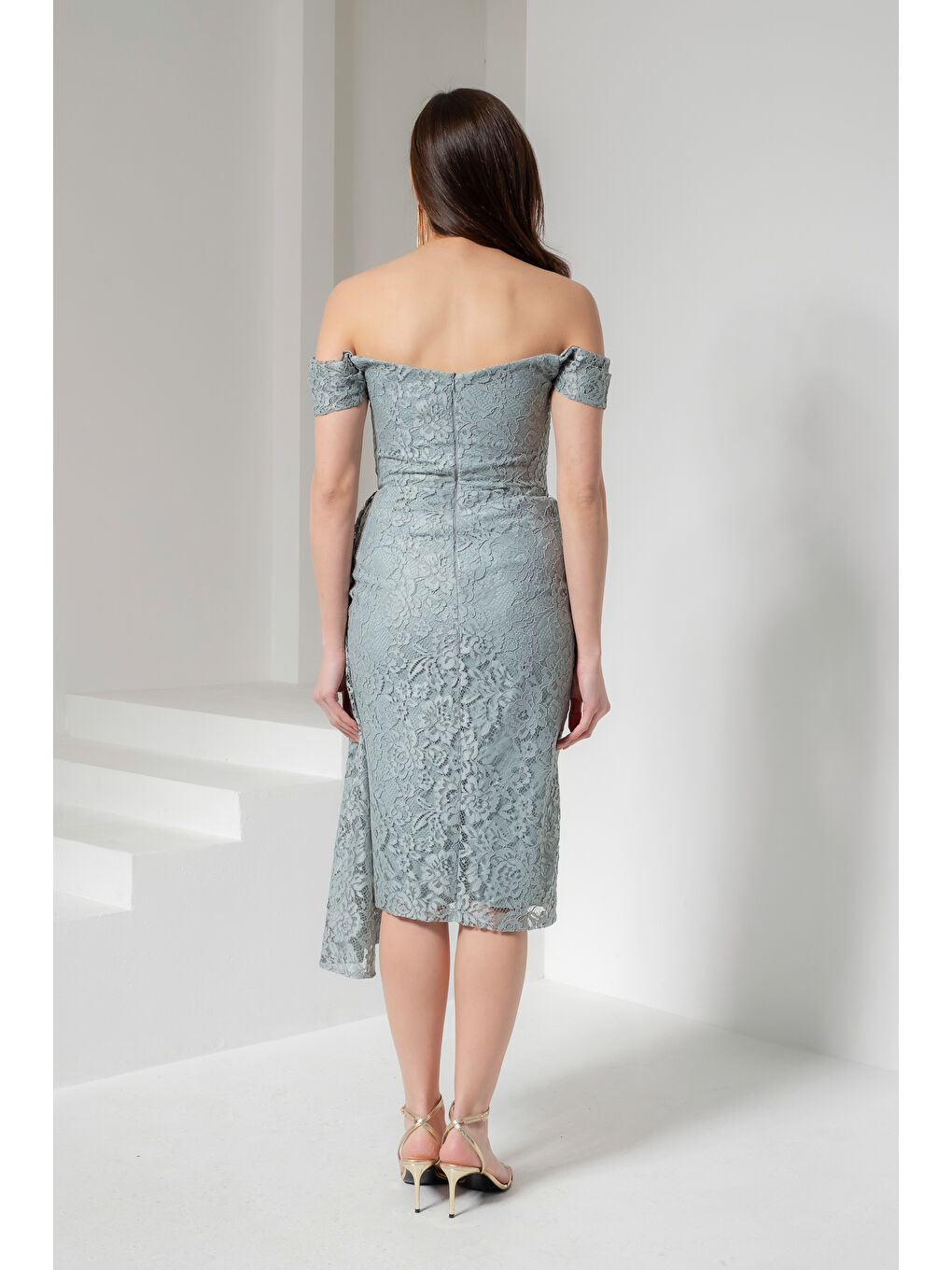 Kadın Mint Yeşili Kayık Yaka Dantelli Midi Abiye Elbise-5