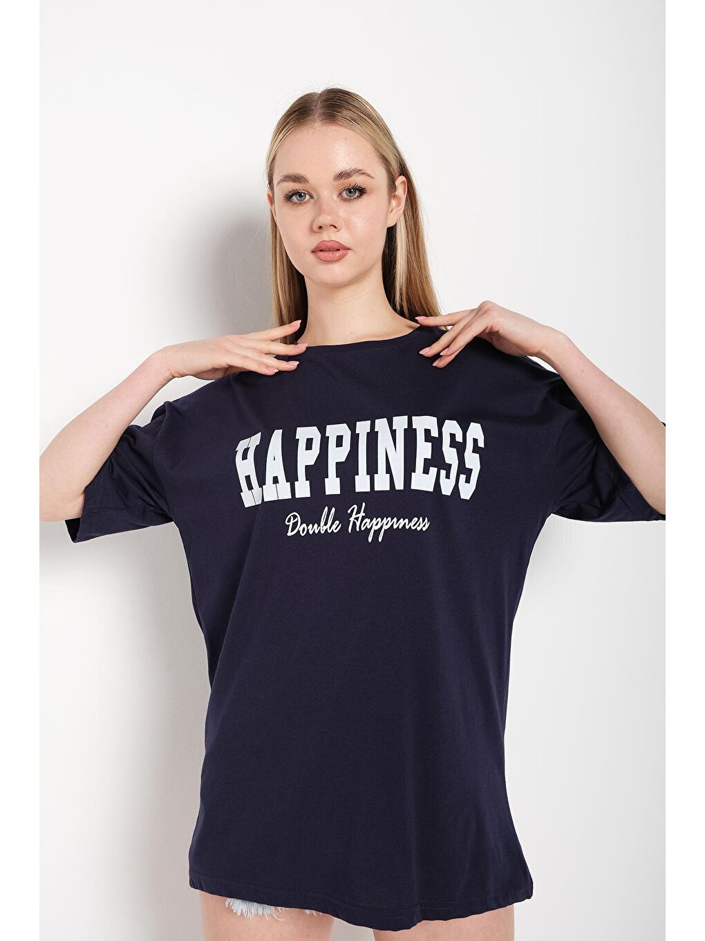 Trendseninle Lacivert Kadın Lacivert Happıness Baskılı Oversize Tişört