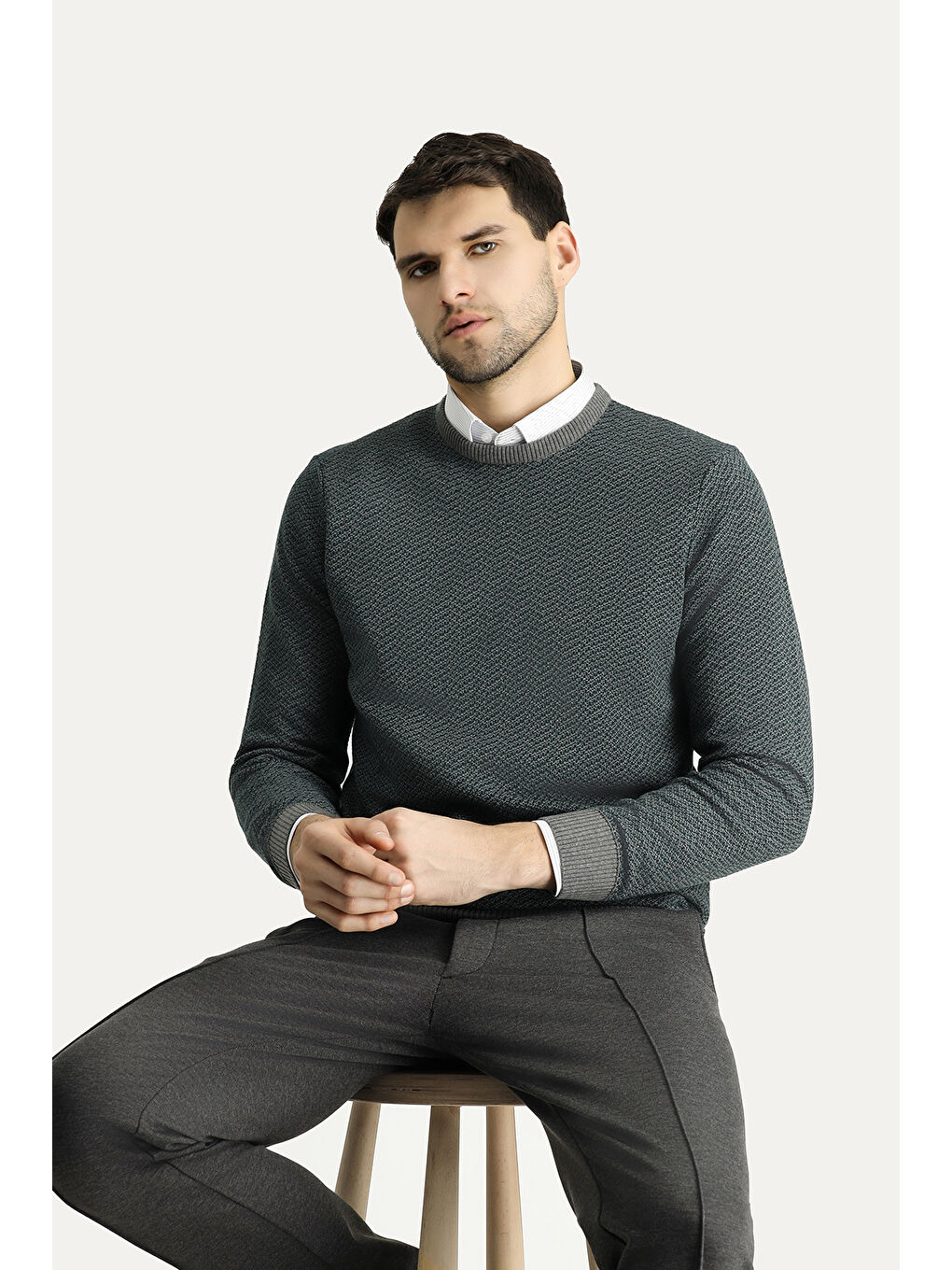 Gri Bisiklet Yaka Slim Fit Dar Kesim Desenli Triko Kazak-1