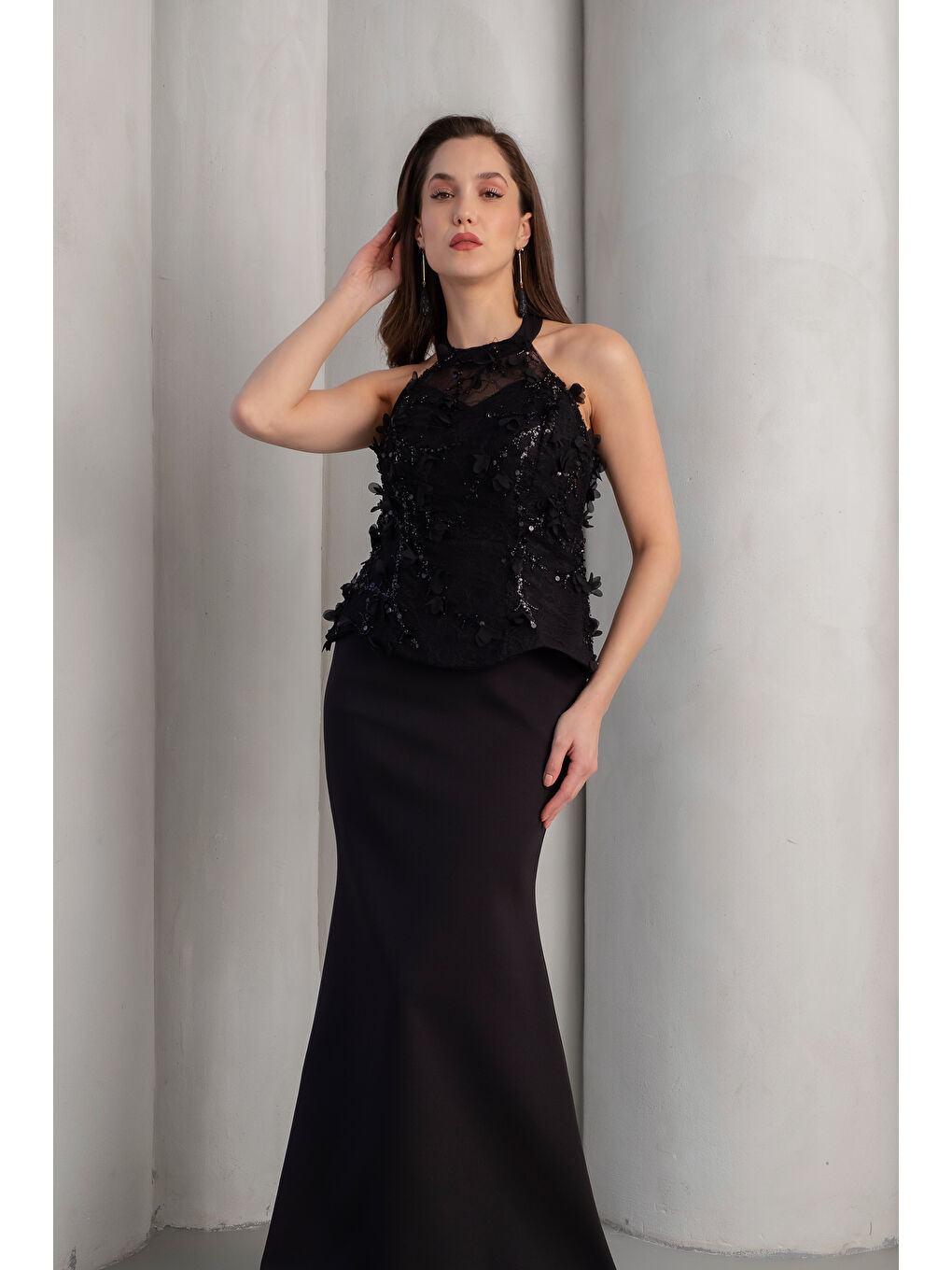 Kadın Siyah Halter Yaka Çiçekli Uzun Balık Abiye Elbise-2