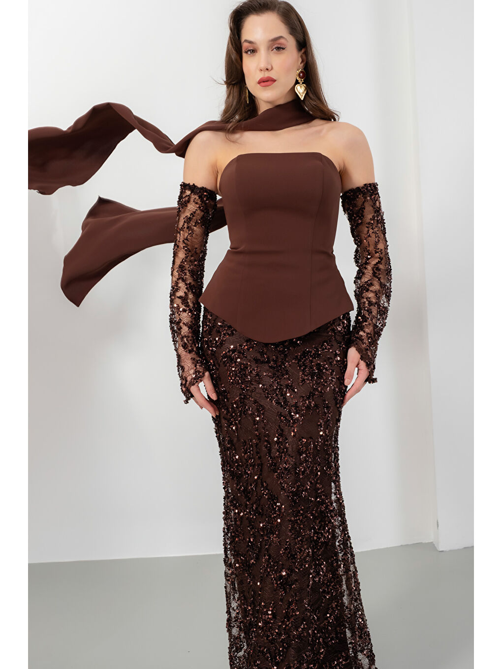 Kadın Kahverengi Şal Yaka Payetli Uzun Abiye Elbise-2