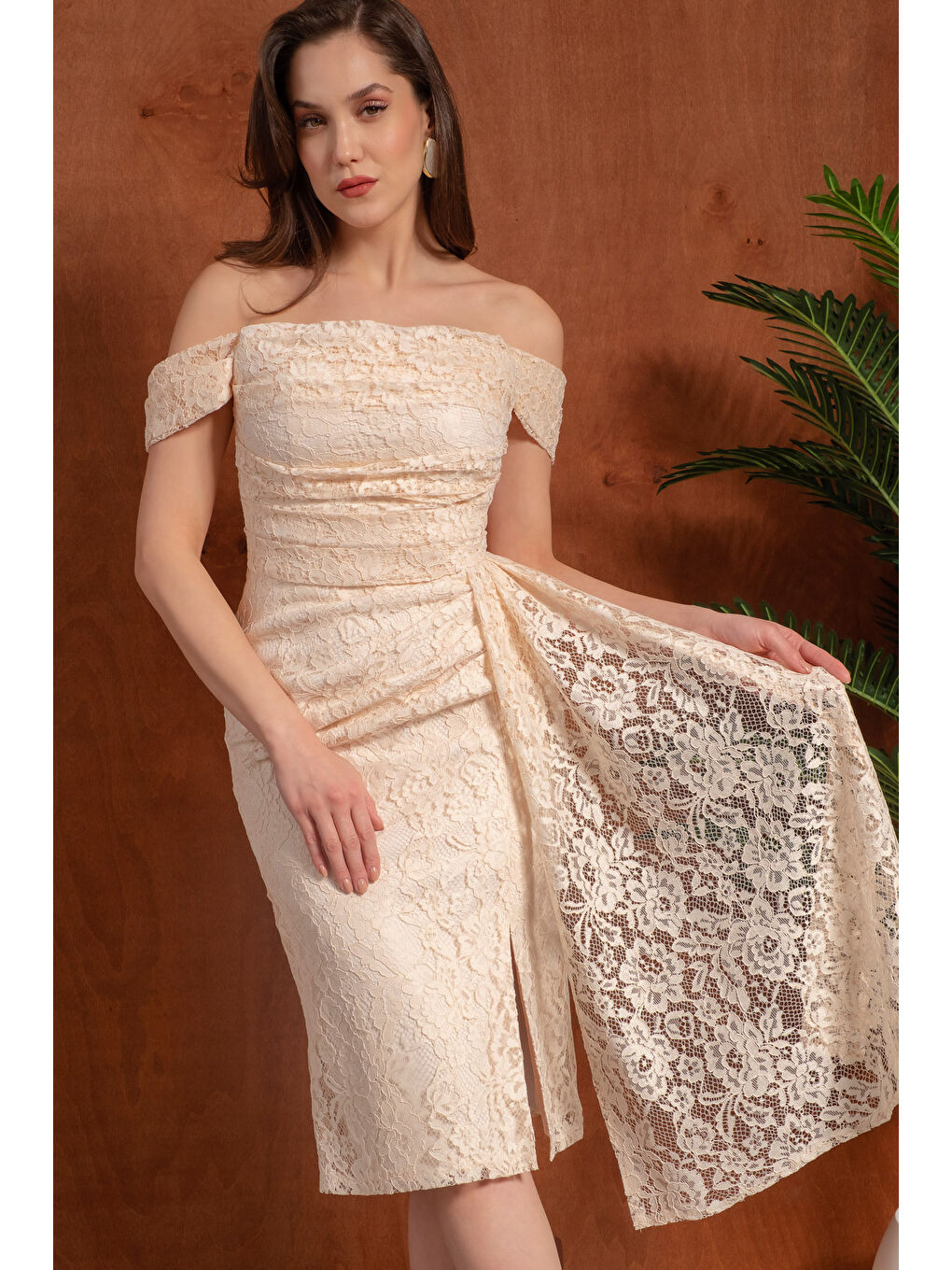 Kadın Bej Kayık Yaka Dantelli Midi Abiye Elbise-2