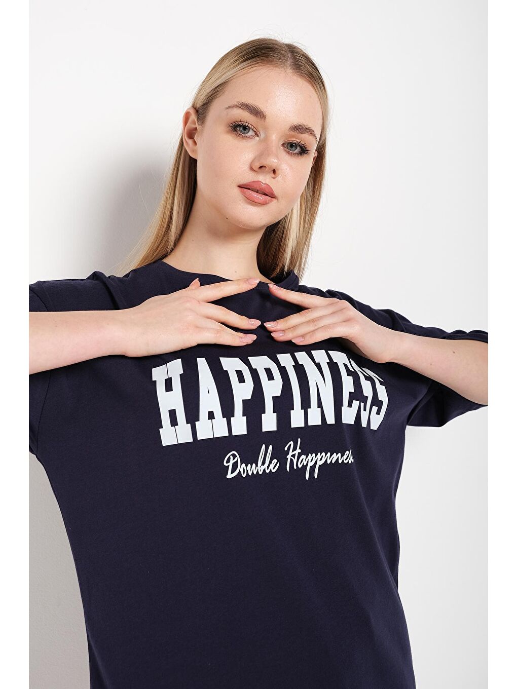 Trendseninle Lacivert Kadın Lacivert Happıness Baskılı Oversize Tişört - 3