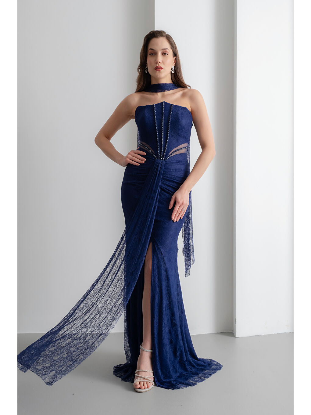Kadın Lacivert Straplez Yırtmaçlı Dantel Detay Uzun Abiye Elbise