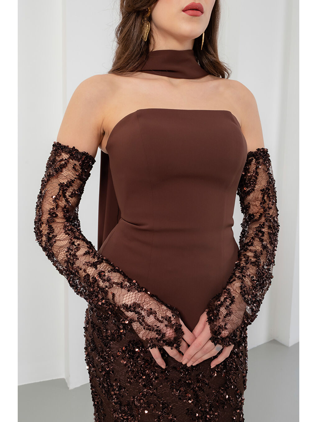 Kadın Kahverengi Şal Yaka Payetli Uzun Abiye Elbise-3