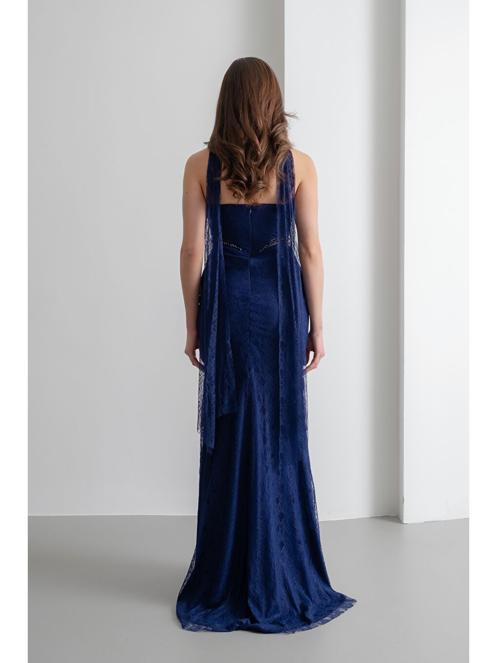 Kadın Lacivert Straplez Yırtmaçlı Dantel Detay Uzun Abiye Elbise-5