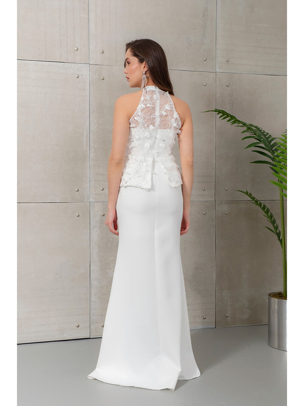 Kadın Beyaz Halter Yaka Çiçekli Uzun Balık Abiye Elbise-5