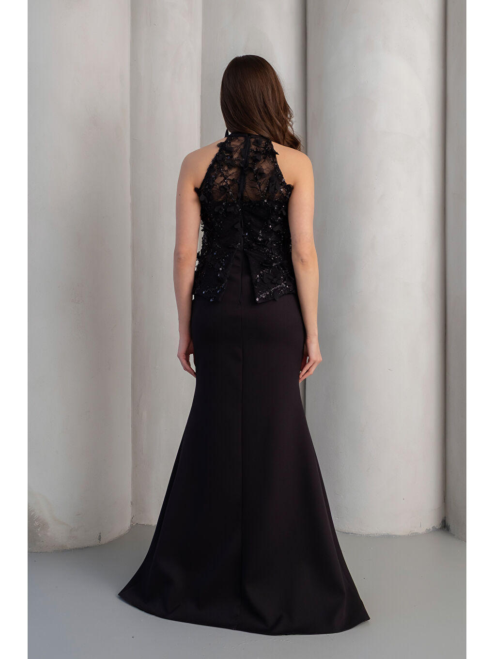 Kadın Siyah Halter Yaka Çiçekli Uzun Balık Abiye Elbise-5