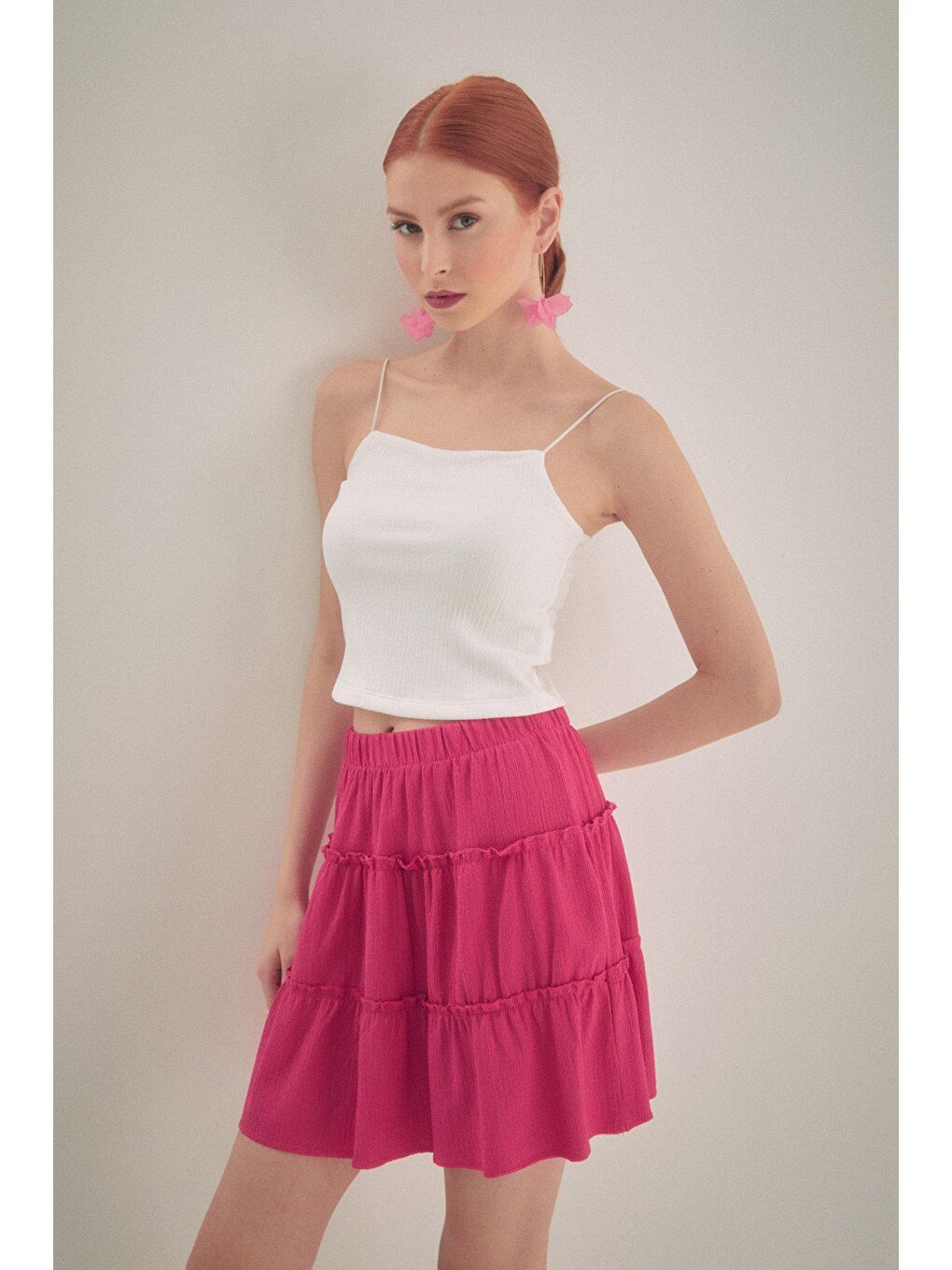 Beyaz Bürümcük Kumaş İp Askılı Crop Bluz