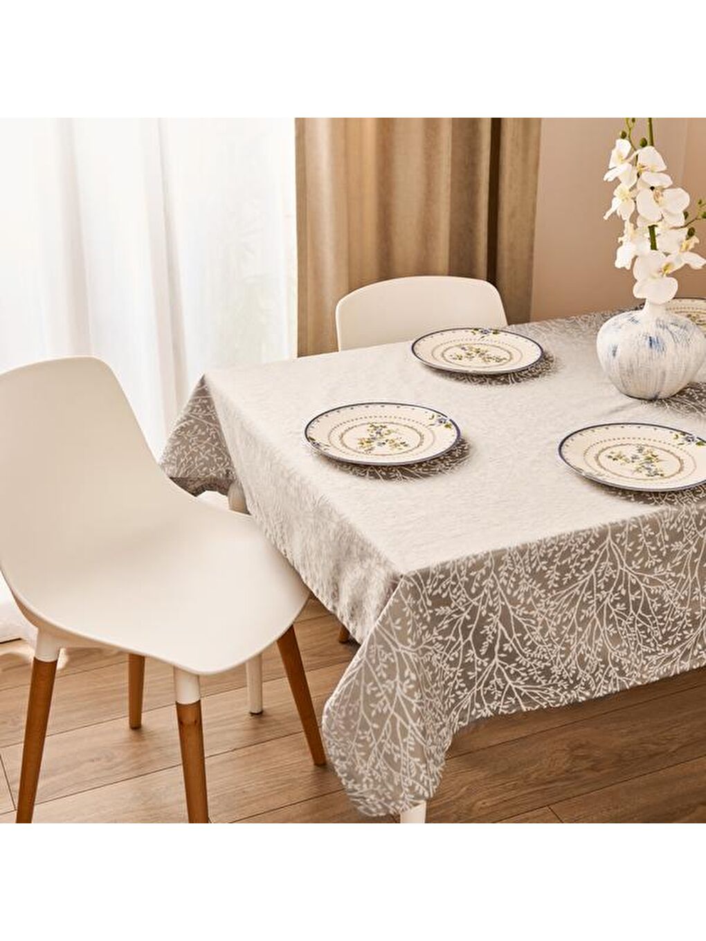 Soft Çiçekli Masa Örtüsü - Bej - 140x140 cm-4