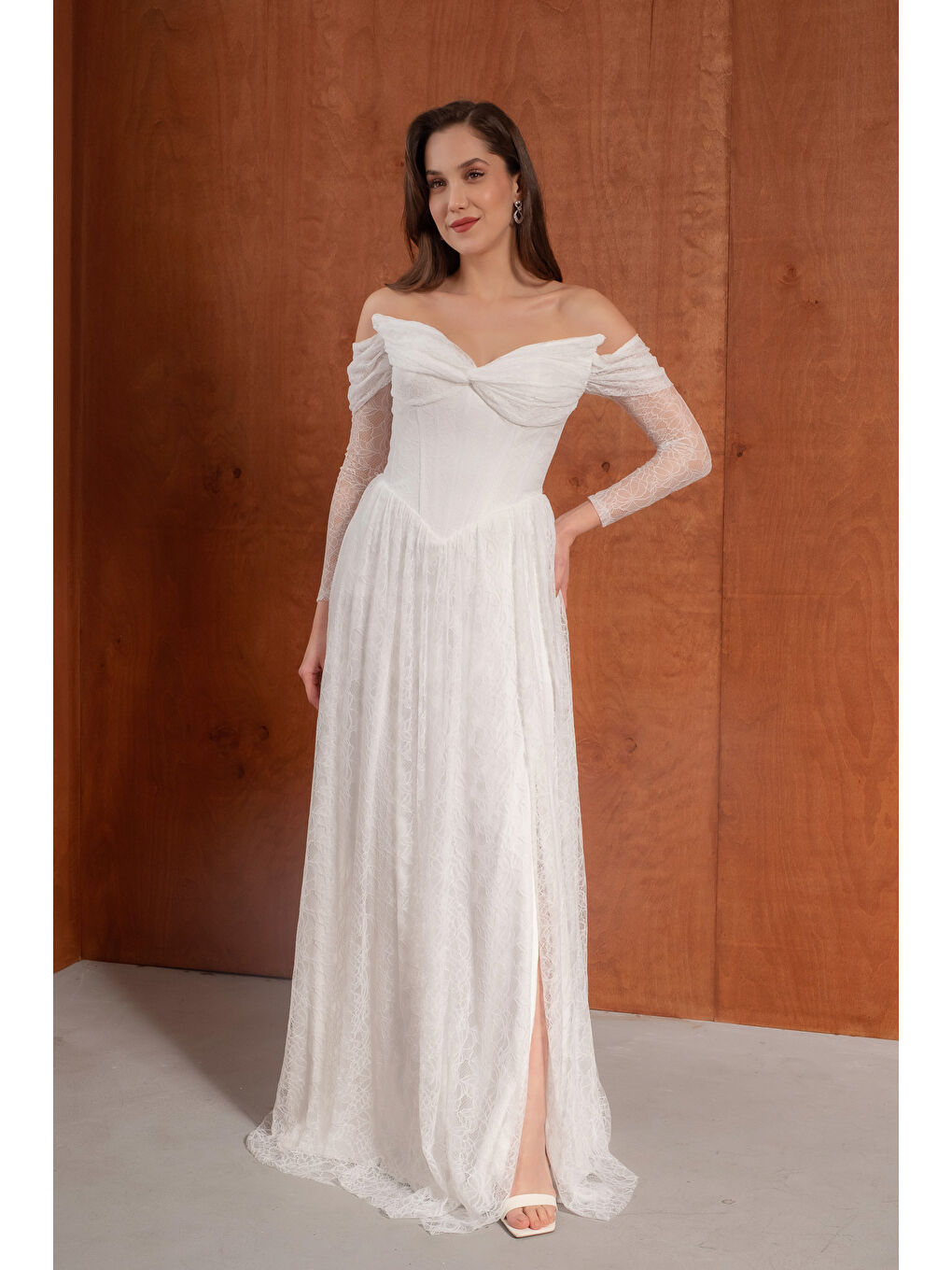 Kadın Beyaz Kayık Yaka Dantel Detay Uzun Abiye Elbise-2