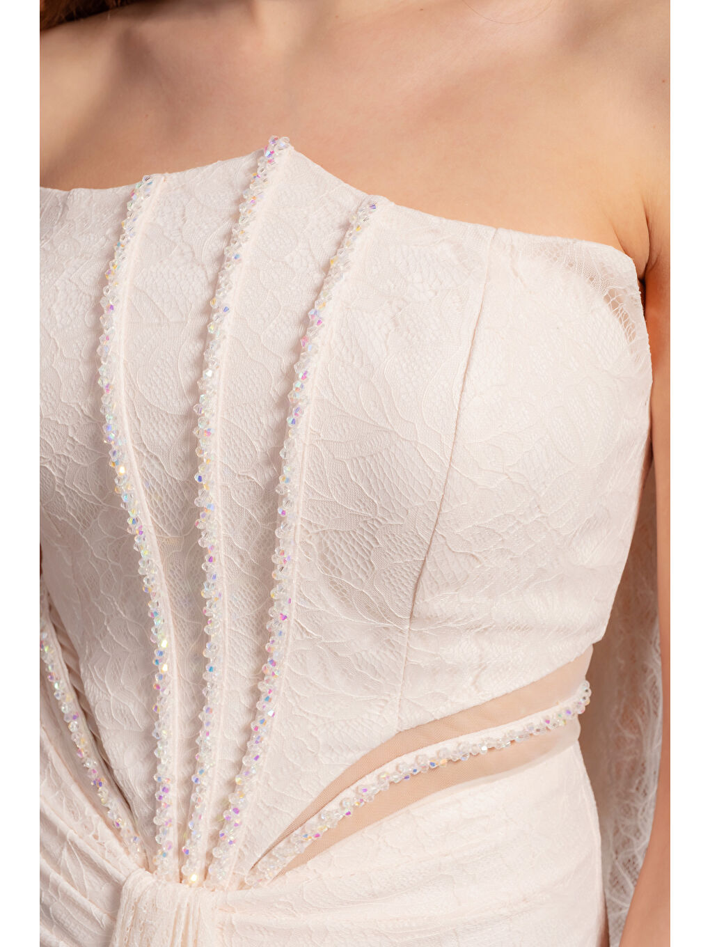 Pembe Kadın Pudra Straplez Yırtmaçlı Dantel Detay Uzun Abiye Elbise-4