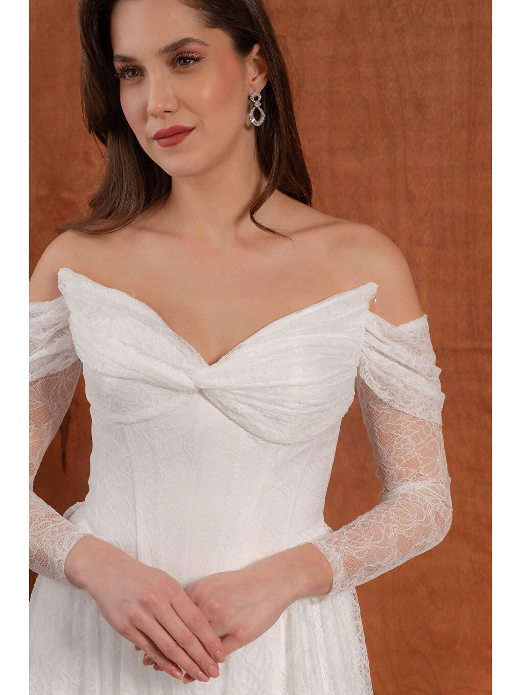 Kadın Beyaz Kayık Yaka Dantel Detay Uzun Abiye Elbise-3