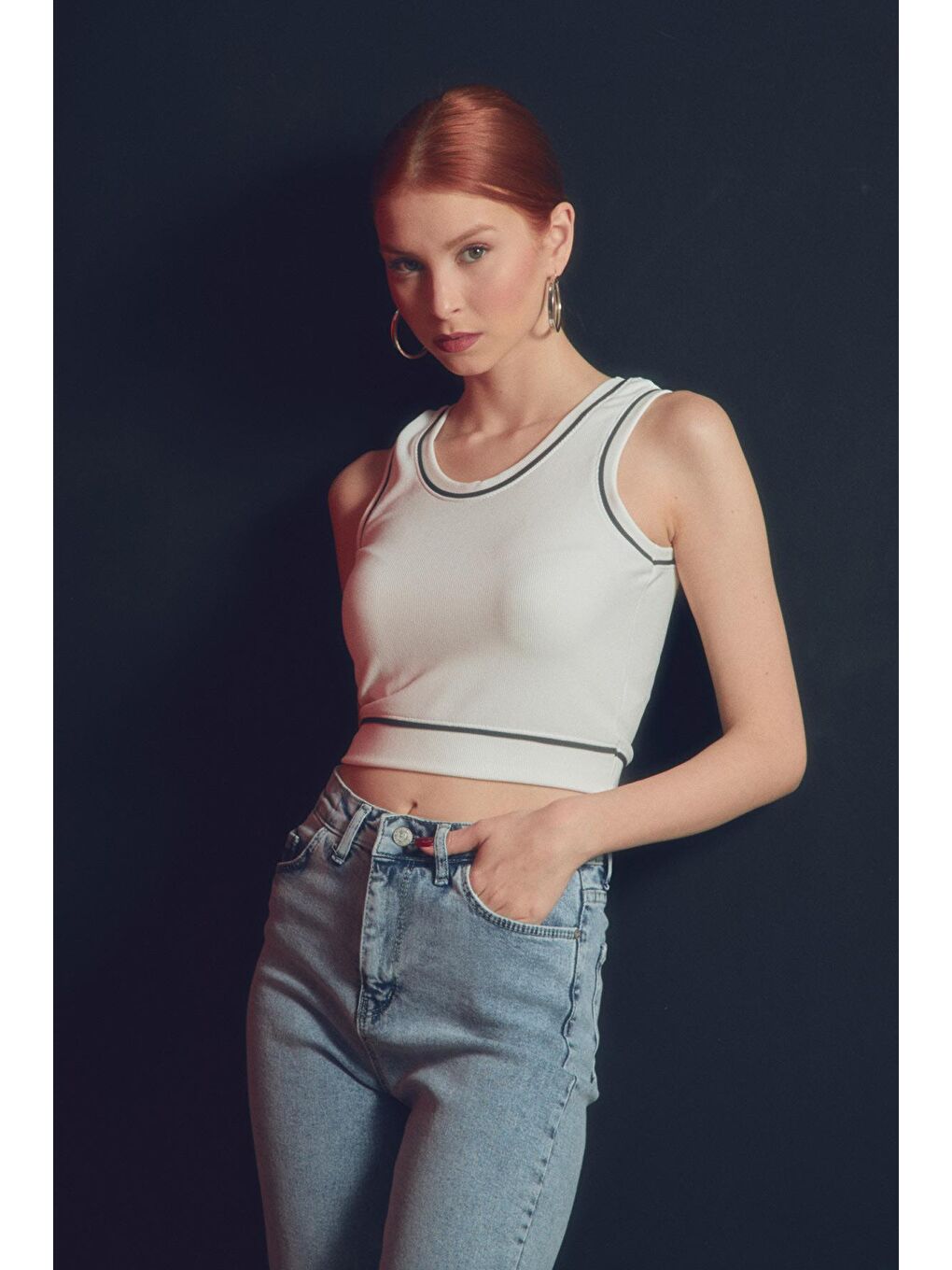 Beyaz Fitilli Altı Lastikli Crop Body-1