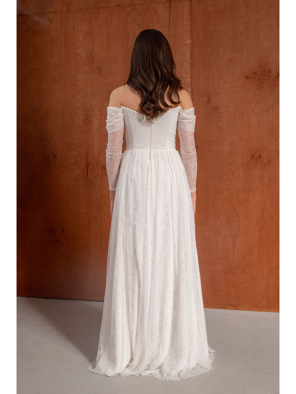 Kadın Beyaz Kayık Yaka Dantel Detay Uzun Abiye Elbise-5